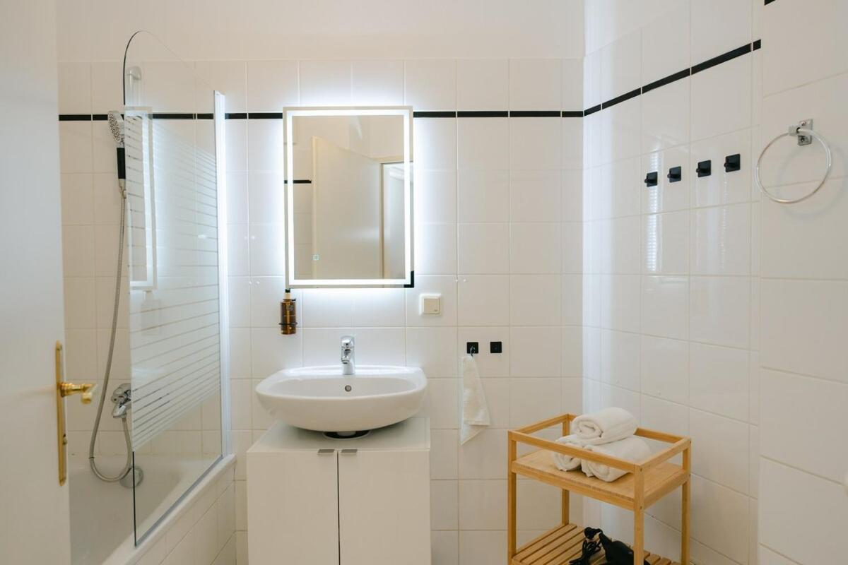 Cozy Corner Perfect For 4 To 6 Hip Area And Parking Appartement