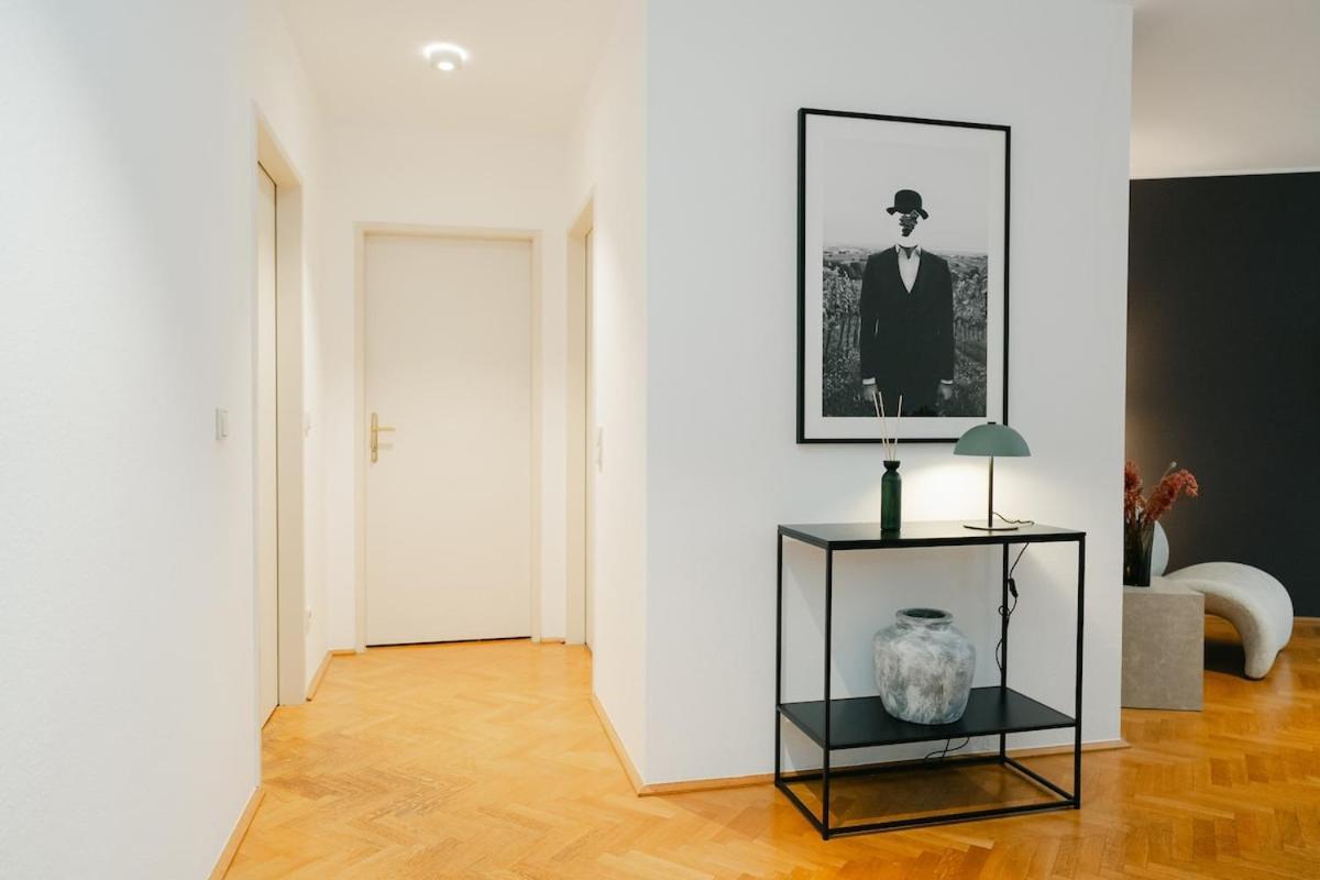 Cozy Corner Perfect For 4 To 6 Hip Area And Parking Vienne