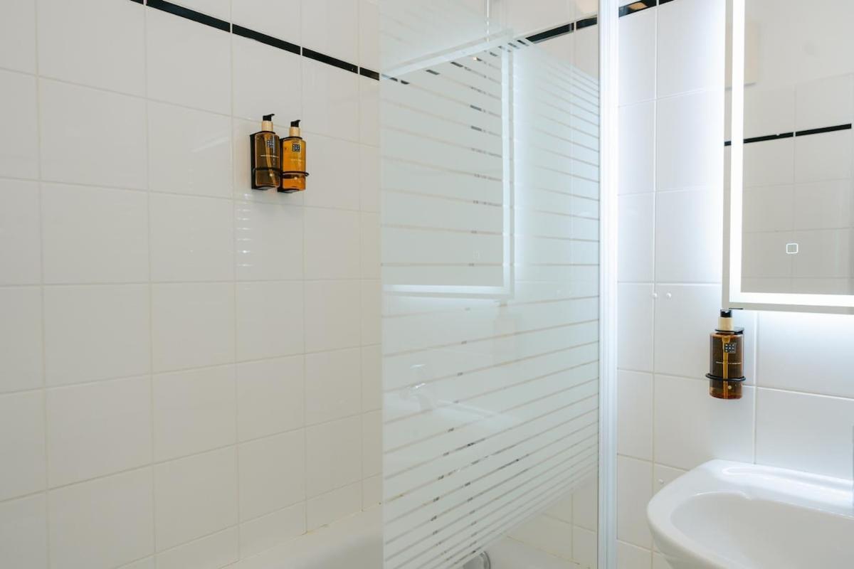Appartement Cozy Corner Perfect For 4 To 6 Hip Area And Parking Vienne